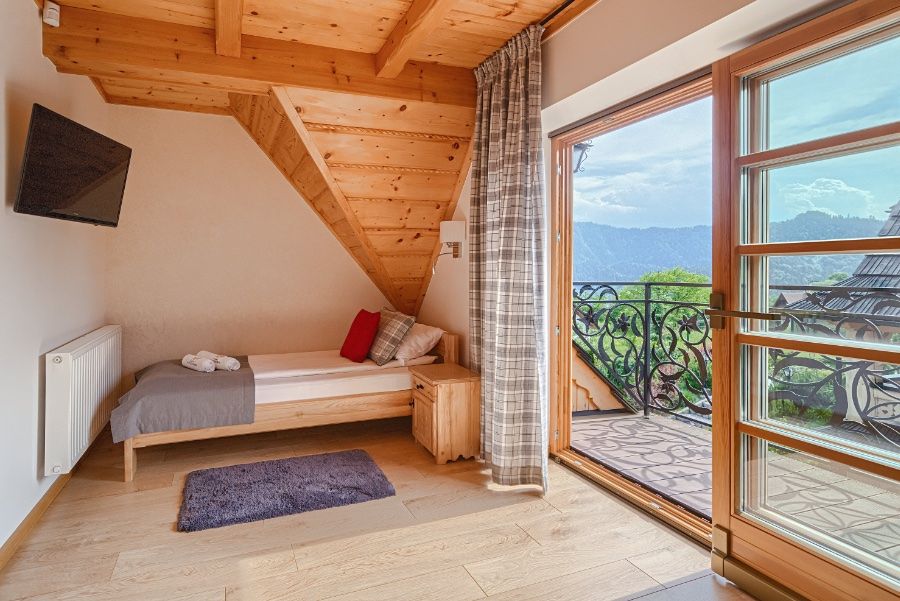 r10-58061203 Galeria